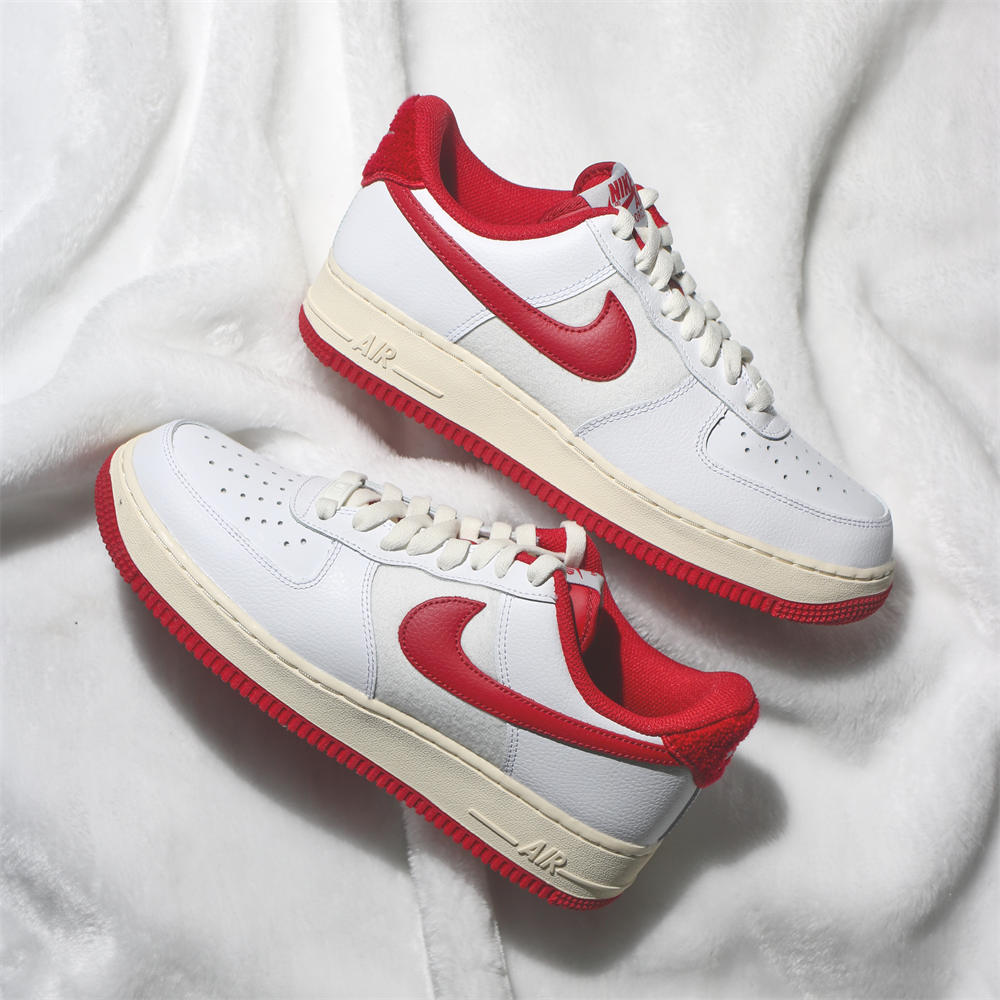 しています NIKE - 新品未使用 NIKE AIR FORCE 1 '07 ゴーストグリーン